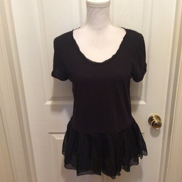 Alice + Olivia Tops - Alice + Olivia Top M Black Short Tacked Sleeve